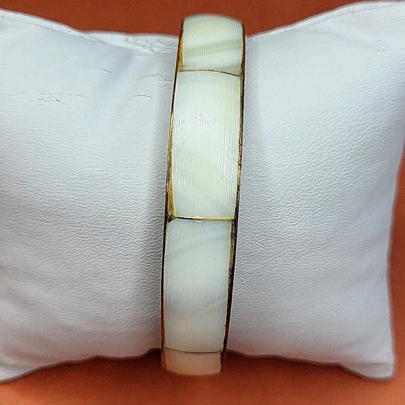 Mother of Pearl Bangle Bracelet - Picture 2 of 3